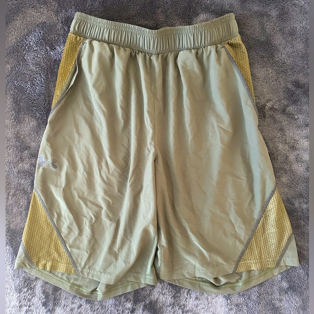 NEW Men's Under Armour Training Shorts Olive Green Size Small